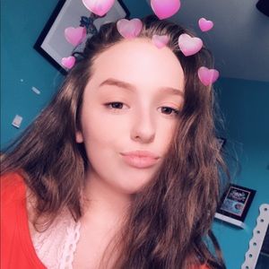 Meet your Posher, Carley